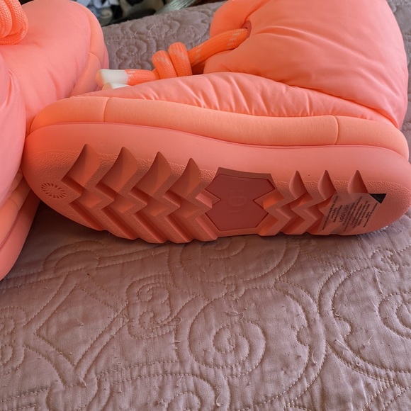 UGG Boots - Picture 4 of 7